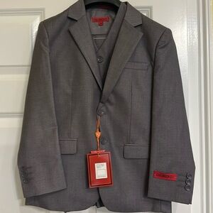 NWT Gioberti boys gray 3pc suit